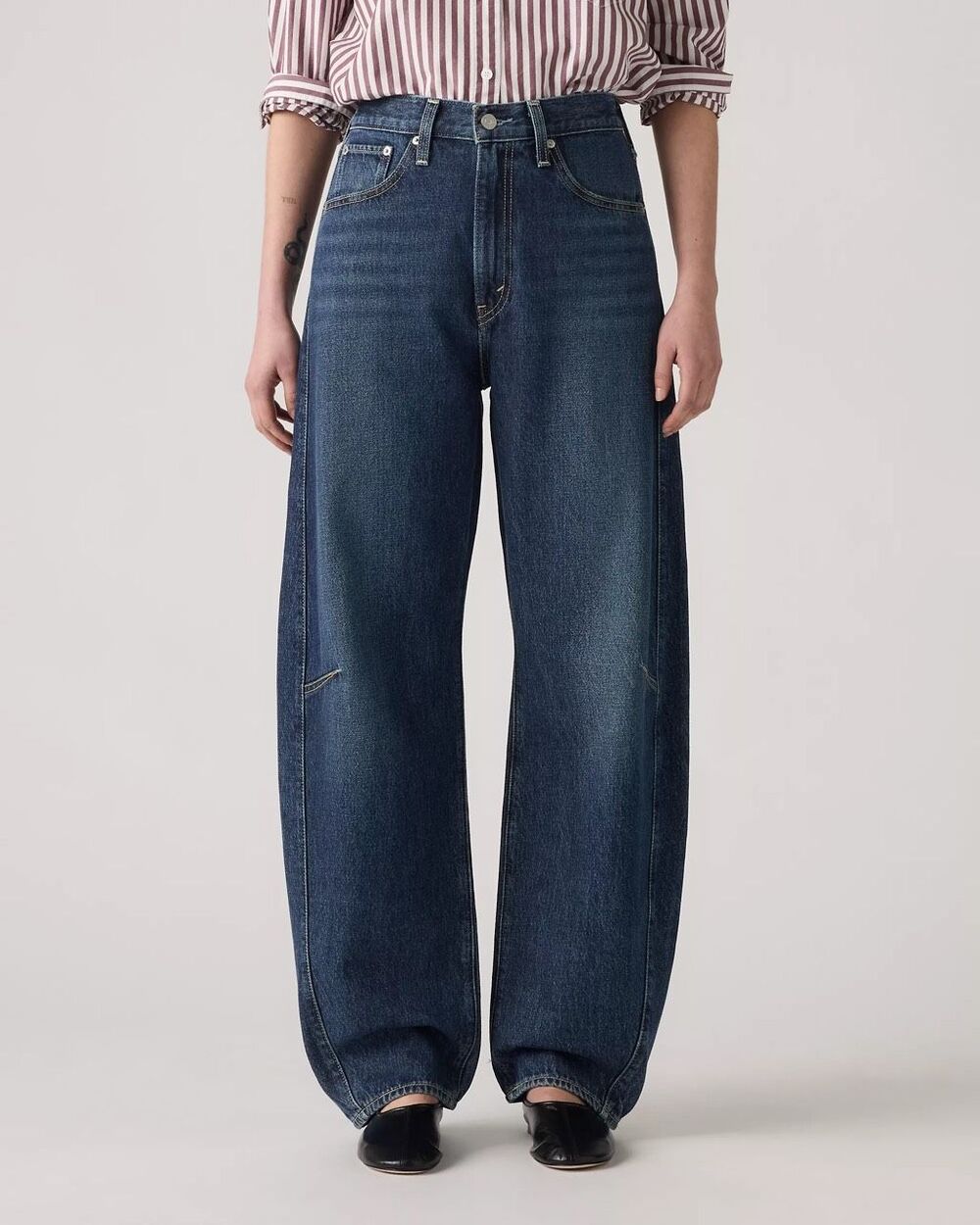 Levi’s Cinch Barrel Dark Wash Jeans Size 27